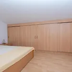 Zoka Макарска